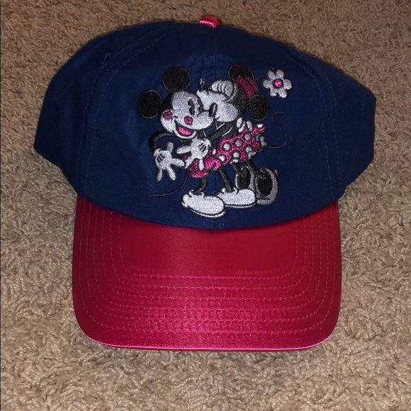 NWT Disney park Exclusive Mickey and Minnie Cap - Picture 1 of 3